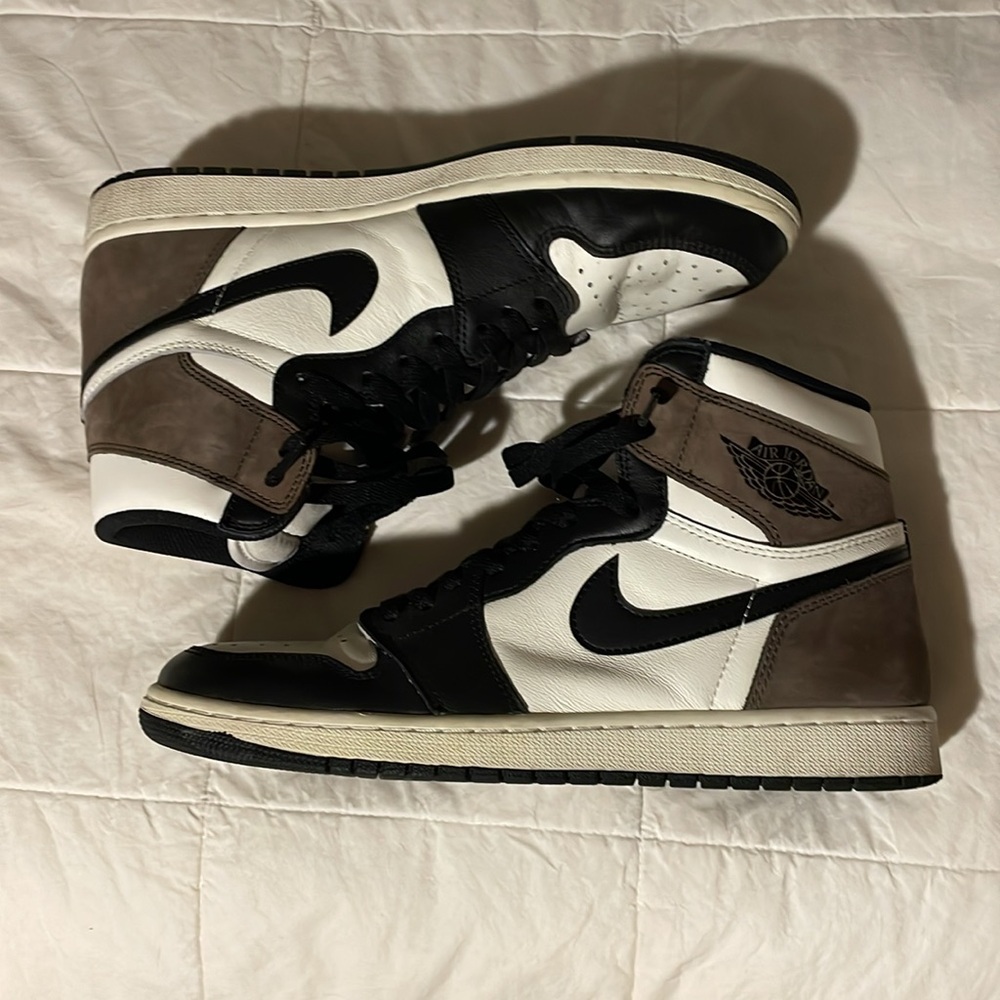 Jordan 1 High OG Mocha - Picture 4 of 8